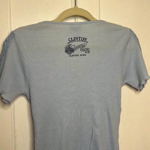 Harley-Davidson Baby Blue Lace Neckline Micro Ribbed Knit Babydoll Graphic Tee M - Picture 8 of 11